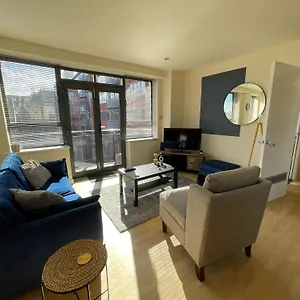 Apartment Modern 2 Bdr Flat In Centre With Free Parking, Nottingham